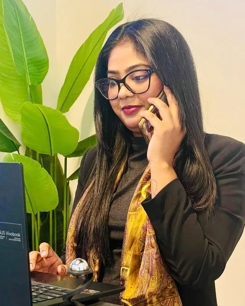 Neha, Receptionist and Beautician at Azema Ladies Salon JVC Dubai